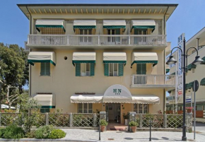  Hotel Nettuno  Марина Ди Пьетрасанта